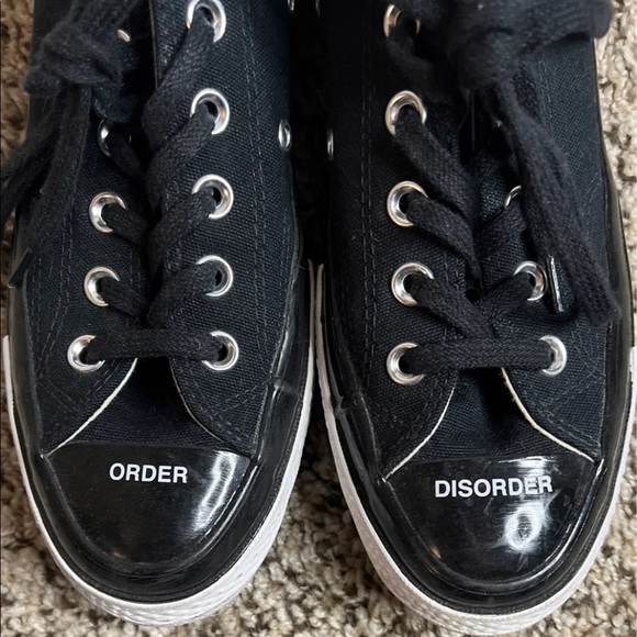 Low Top Converse - Picture 1 of 5